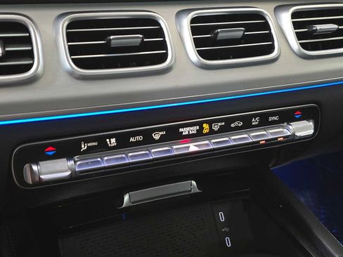 Certified 2025 Mercedes-Benz GLS 450 4MATIC image 40