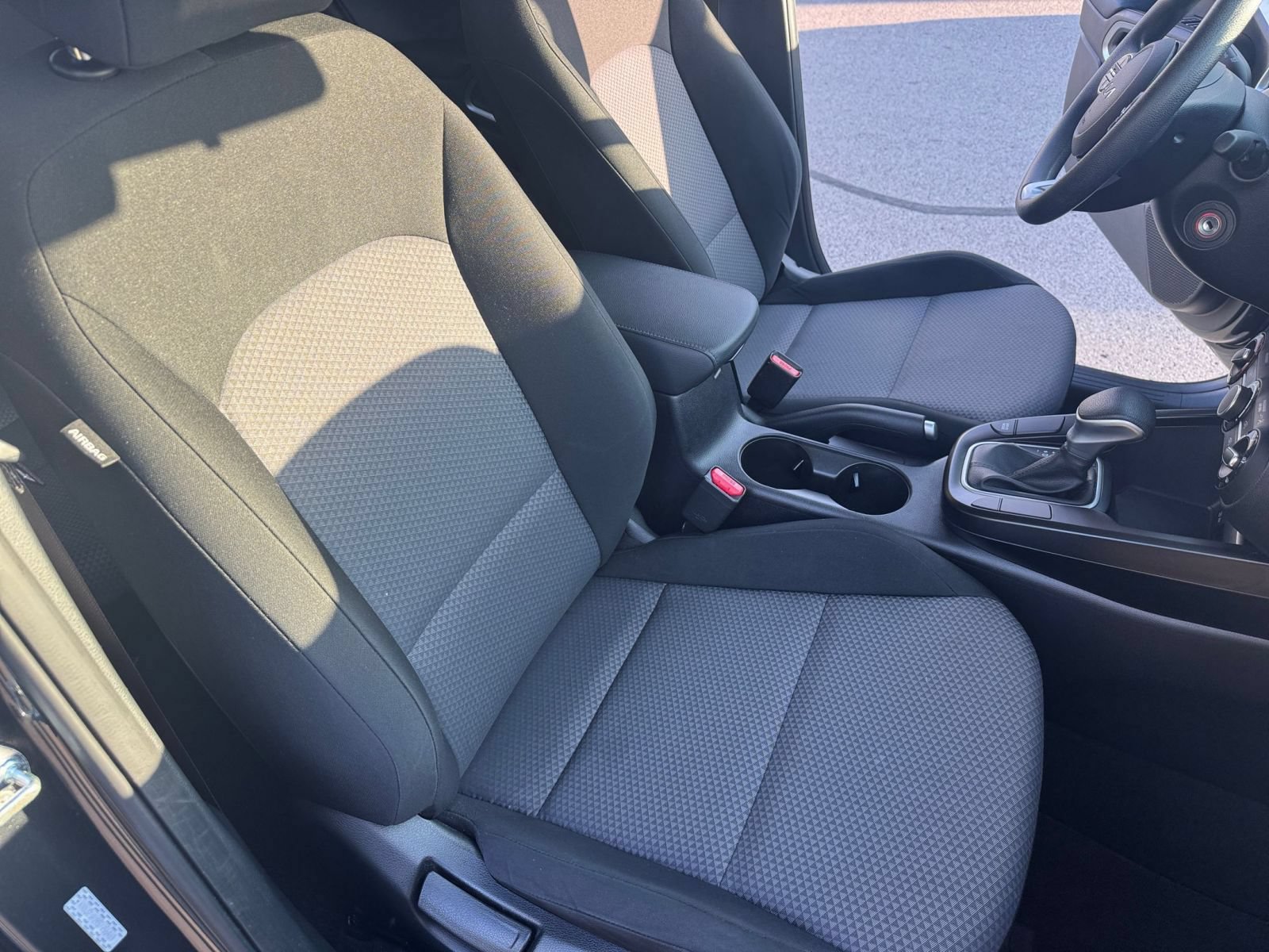 Used 2025 Kia Soul LX w/ LX Technology Package FWD image 34