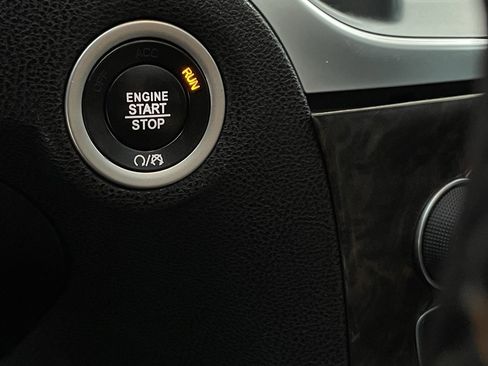 Used 2020 Chrysler 300 Limited image 16