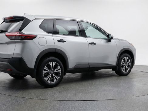 Used 2025 Nissan Rogue SV AWD/4WD image 9