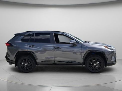 Used 2024 Toyota RAV4 SE AWD/4WD image 4