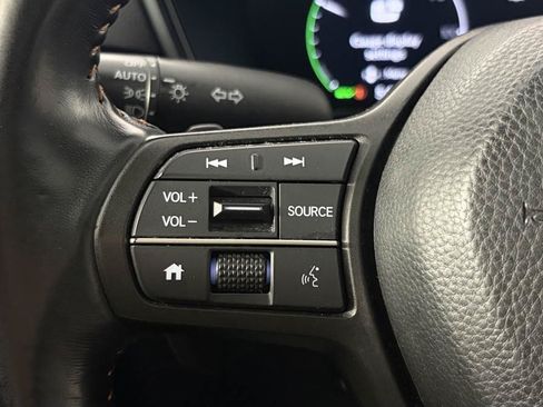 Used 2025 Honda CR-V Sport image 17