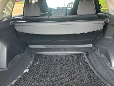 Used 2020 Toyota RAV4 XLE w/ Convenience Package FWD image 18
