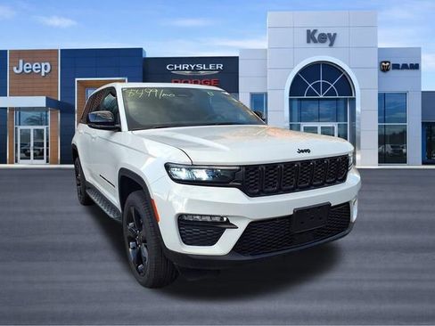 New 2025 Jeep Grand Cherokee Limited w/ Black Appearance Package AWD/4WD image 4