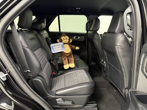 Used 2025 Ford Explorer ST-Line w/ ST-Line Street Pack image 25