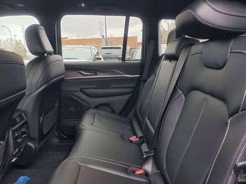 New 2025 Jeep Grand Cherokee Limited image 15