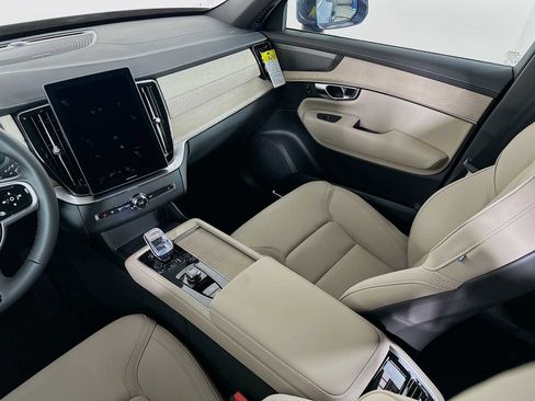New 2026 Volvo XC90 T8 Plus w/ Protection Package Premier AWD/4WD image 21