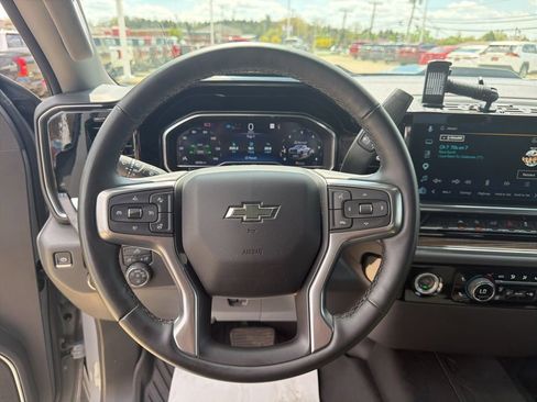 Used 2024 Chevrolet Silverado 1500 LT Trail Boss w/ Protection Package AWD/4WD image 14