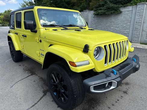 Used 2023 Jeep Wrangler Unlimited Sahara w/ Cold Weather Group AWD/4WD image 7