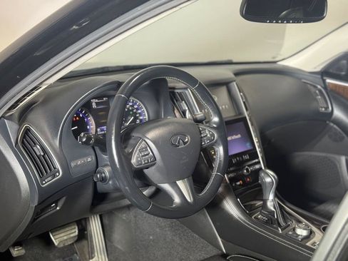 Used 2014 INFINITI Q50 Hybrid w/ Deluxe Technology Package RWD image 32