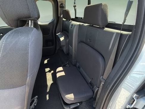 Used 2024 Nissan Frontier SV w/ SV Convenience Package RWD image 20