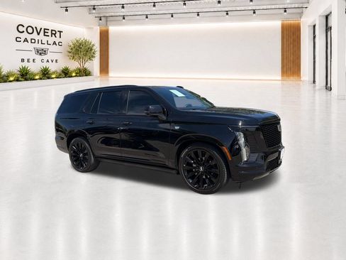 Used 2026 Cadillac Escalade Platinum Sport w/ LPO, ONYX Package AWD/4WD image 17