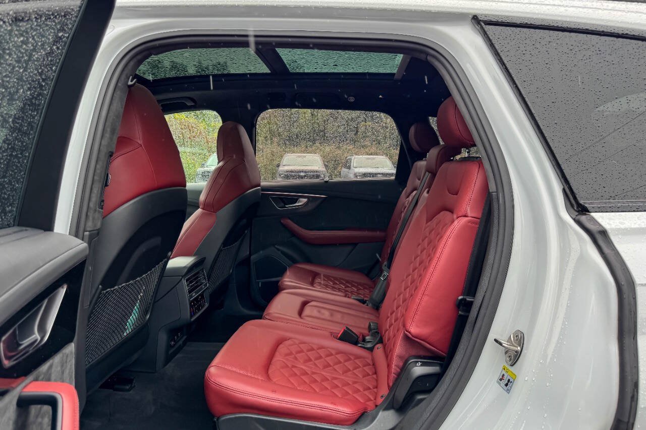 Used 2021 Audi SQ7 Prestige AWD/4WD image 24