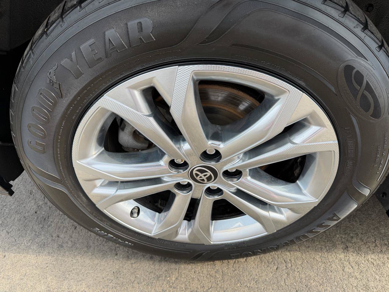 Used 2021 Toyota Sienna XSE w/ XSE Plus Package AWD/4WD image 25