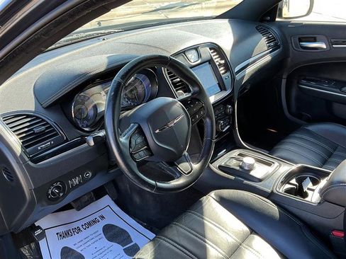 Used 2018 Chrysler 300 S w/ 300S Premium Group image 28