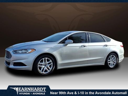 Used 2016 Ford Fusion SE image 1