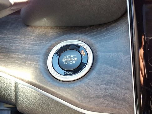 New 2025 Jeep Grand Cherokee Limited image 15