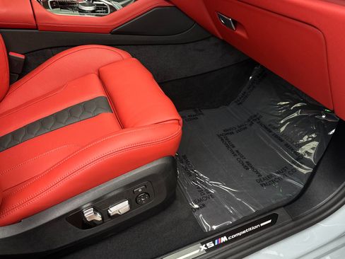 Used 2026 BMW X5 M Competition w/ Executive Package image 31