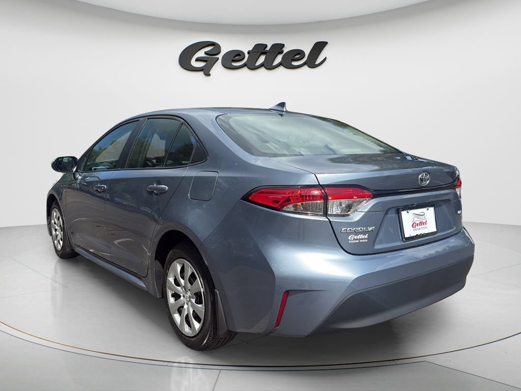 Used 2025 Toyota Corolla LE FWD image 7
