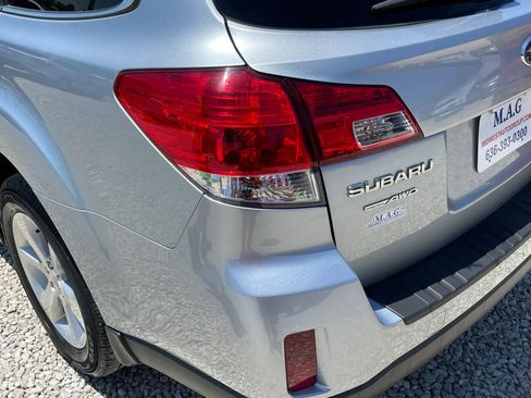 Used 2013 Subaru Outback 2.5i Limited AWD/4WD image 11