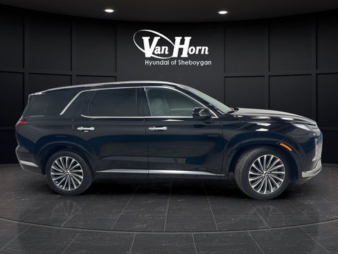 Used 2024 Hyundai Palisade Calligraphy AWD/4WD image 2