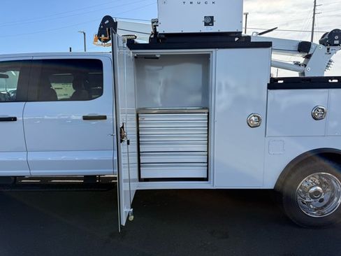 New 2026 Ford F550 4x4 Crew Cab image 12