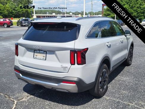 Certified 2024 Kia Sorento S w/ Panoramic Sunroof Package AWD/4WD image 2