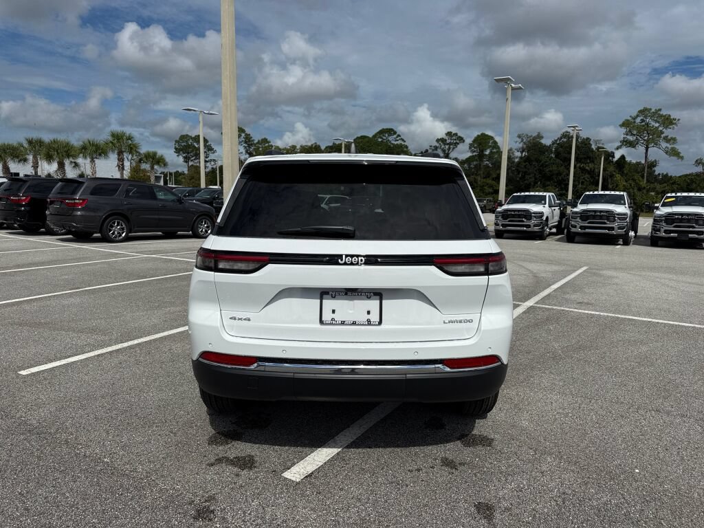 New 2027 Jeep Grand Cherokee Laredo AWD/4WD image 4