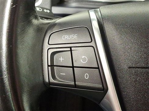 Used 2015 Volvo V60 T5 Cross Country w/ Climate Package image 23