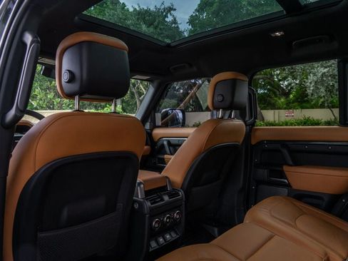 Used 2023 Land Rover Defender 110 AWD/4WD image 20