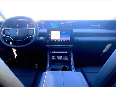 New 2026 Lincoln Nautilus Premier w/ Jet Appearance Package AWD/4WD image 5