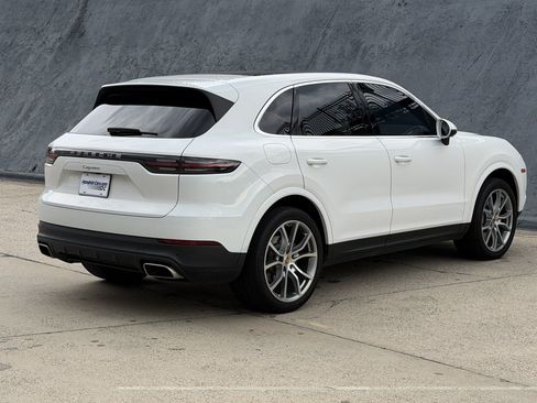Used 2021 Porsche Cayenne AWD/4WD image 3