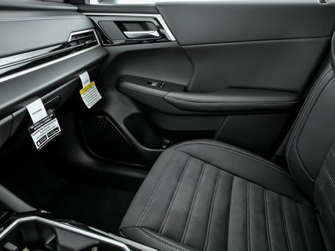 New 2026 Mitsubishi Outlander SE image 24