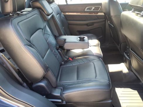 Used 2017 Ford Explorer Platinum AWD/4WD image 18