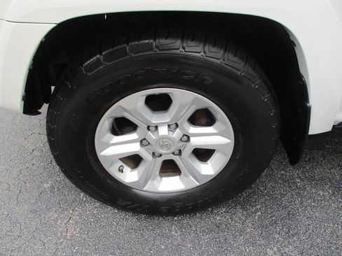 Used 2017 Toyota 4Runner SR5 Premium image 27