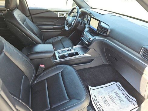 Used 2020 Ford Explorer XLT w/ Equipment Group 202A image 11