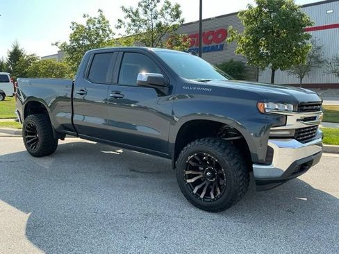 Used 2020 Chevrolet Silverado 1500 LT AWD/4WD image 2