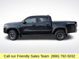 Used 2022 Toyota Tacoma TRD Off-Road video 2