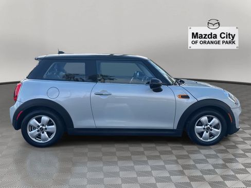 Used 2014 MINI Cooper 2-Door Hardtop image 4