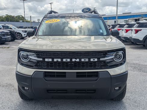 Used 2025 Ford Bronco Sport Outer Banks w/ Outer Banks Tech Package+ AWD/4WD image 9
