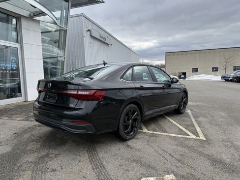 New 2026 Volkswagen Jetta SE image 3