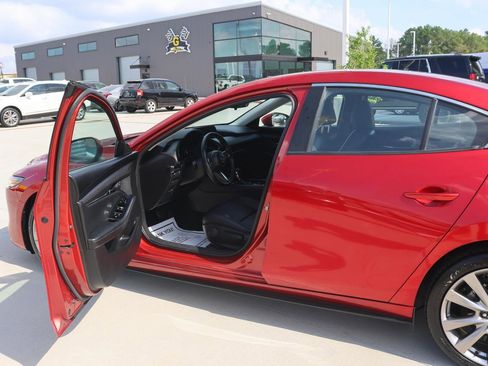 Used 2019 MAZDA MAZDA3 Sedan image 18