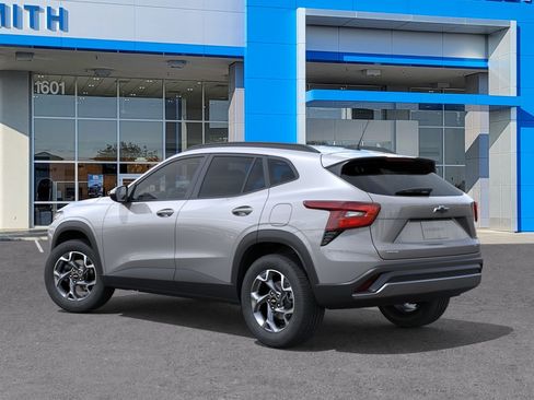 New 2026 Chevrolet Trax LT w/ Driver Confidence Package FWD image 27