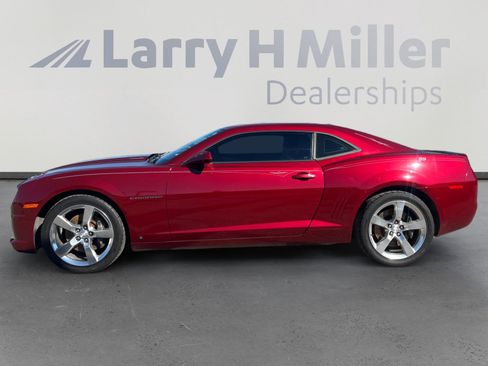 Used 2010 Chevrolet Camaro SS image 2