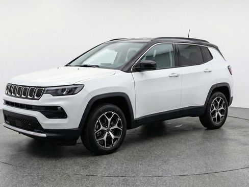 Used 2025 Jeep Compass Limited image 3