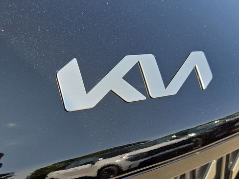 New 2026 Kia Carnival EX image 4