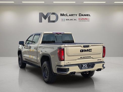 Certified 2022 GMC Sierra 1500 AT4 w/ AT4 Premium Package AWD/4WD image 13