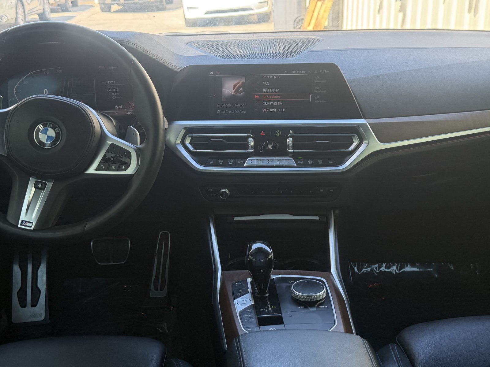 Used 2021 BMW 330i Sedan w/ M Sport Package RWD image 28