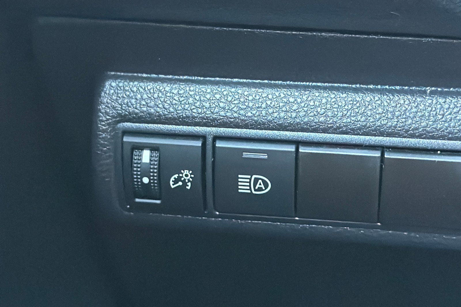 Used 2025 Toyota Corolla XSE FWD image 36