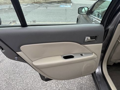 Used 2012 Ford Fusion SEL FWD image 13